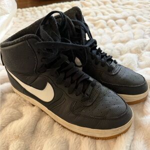 Nike Air Force 1 Mid – Women’s Size 9